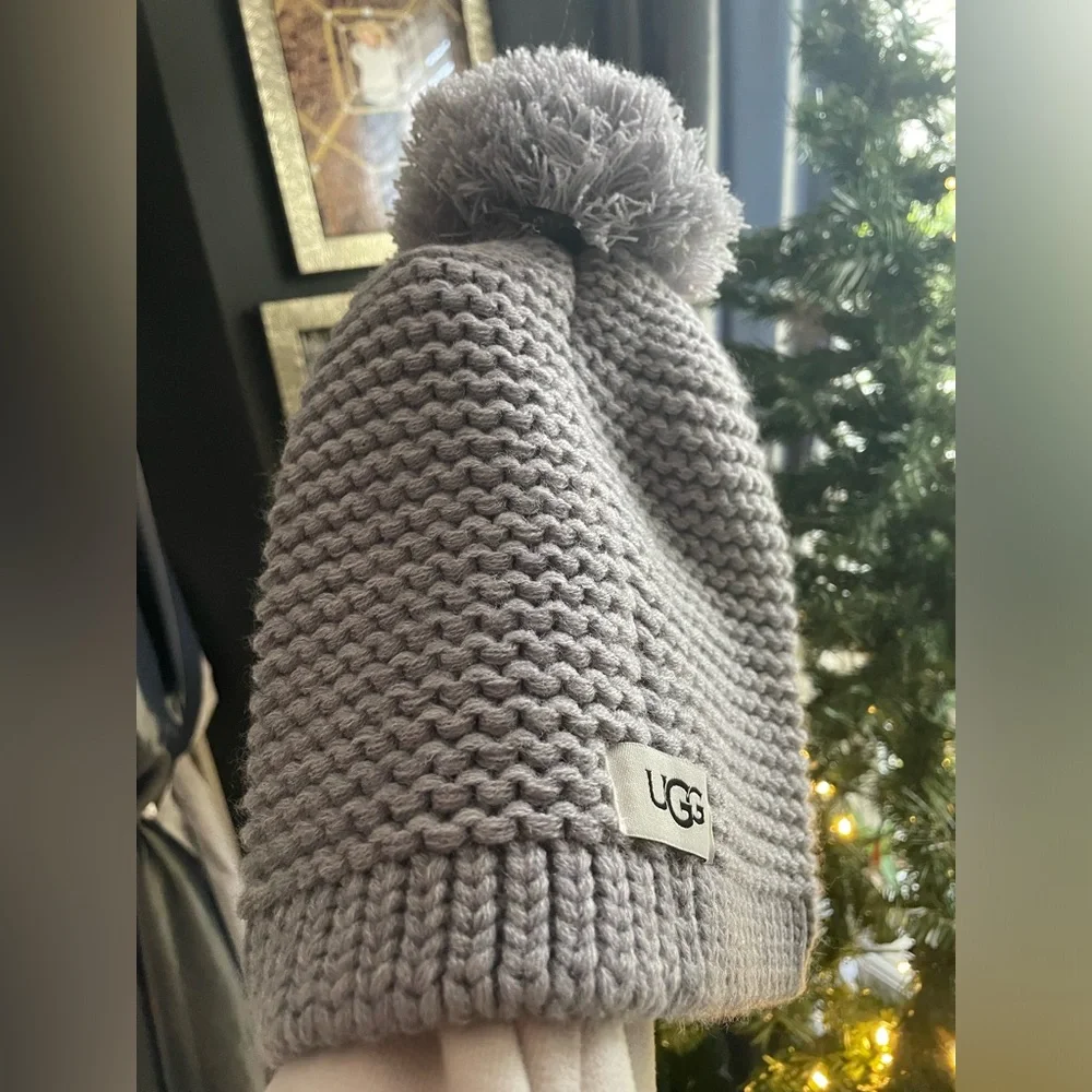 UGG Gray Knit Beanie for Women.
NWT 
MSRP $60
Light Gray - Picture 3 of 16